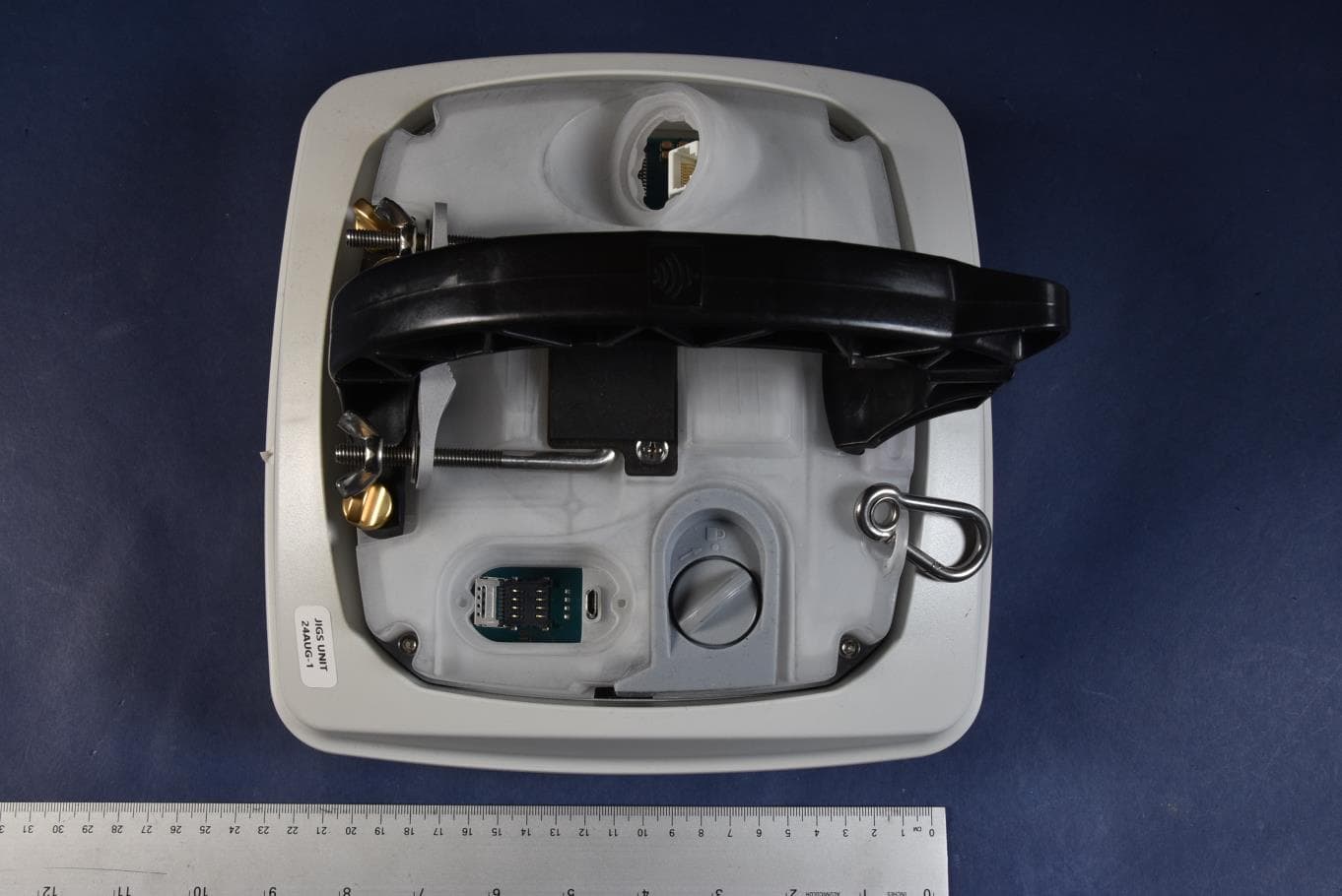 Handheld LTE Router - FCC ID XIA-CFW2172 - NetComm Wireless Pty Ltd (2)