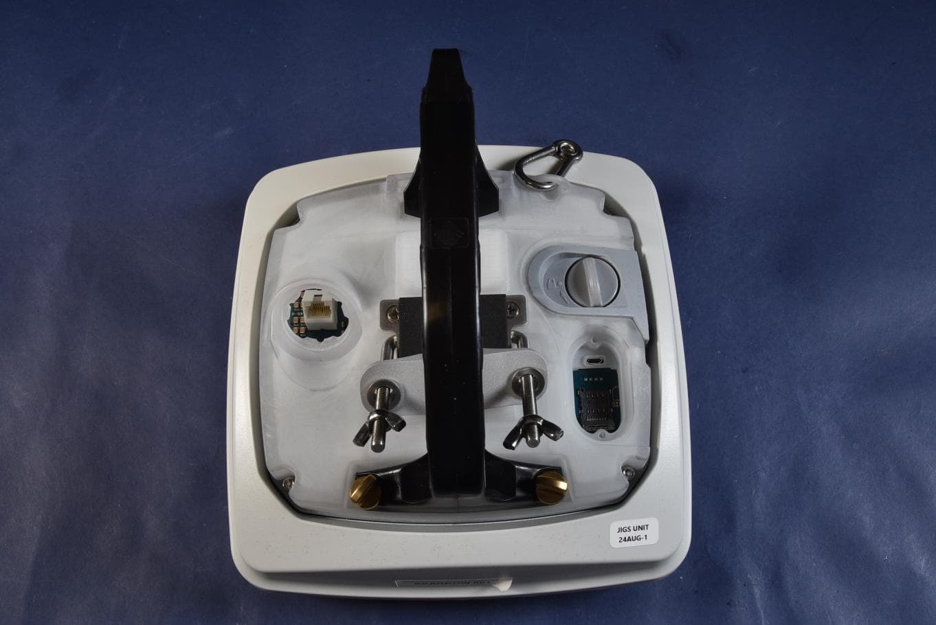Handheld LTE Router - FCC ID XIA-CFW2172 - NetComm Wireless Pty Ltd (3)