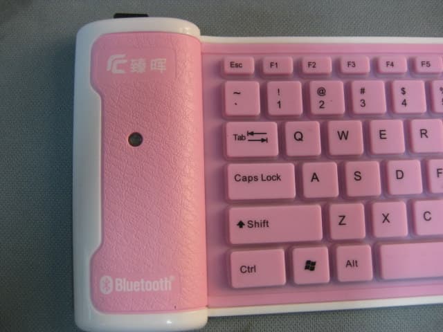 SILICON BLUETOOTH KEYBOARD - FCC ID XJ4KB6113 - HUIZHOU CHINFAI ELECTRONIC CO., LTD (3)
