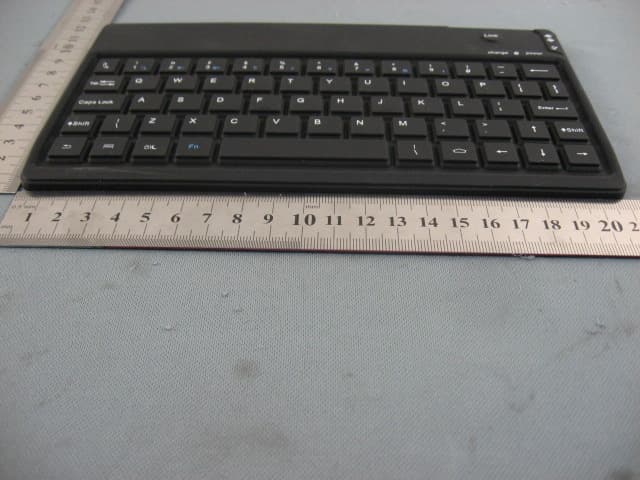 Silicon Bluetooth Keyboard - FCC ID XJ4KB6121 - HUIZHOU CHINFAI ELECTRONIC CO., LTD (3)