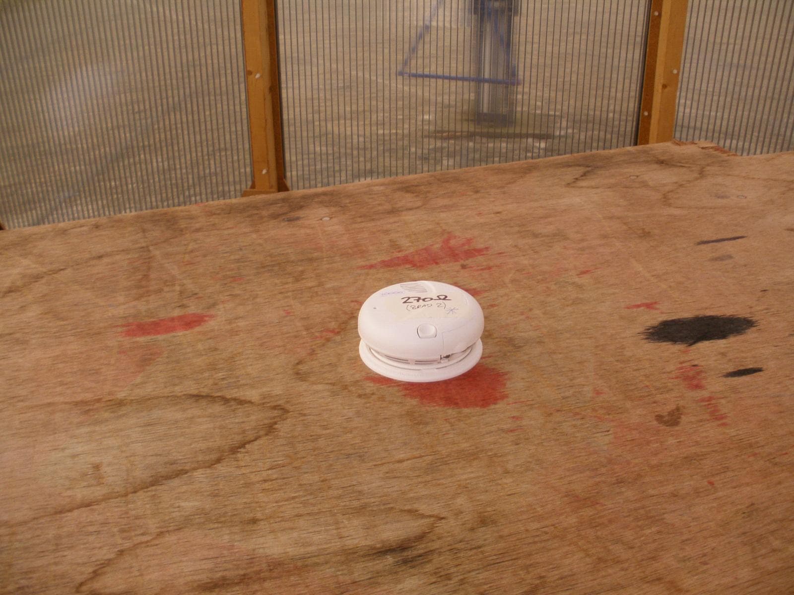 WIRELESS SMOKE DETECTOR - FCC ID XL8SMOKE1501 - Quatro Electronics Ltd