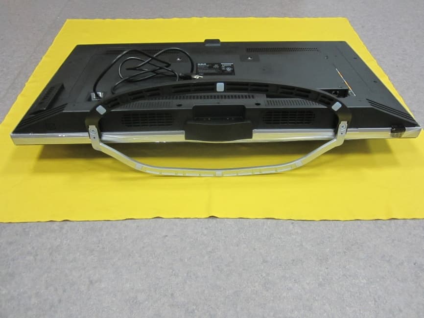 40 inch LED LCD FULL HD SMART TV - FCC ID XOMIPD40P606 - Shenzhen Qiyue Optronics Company Limited (1)