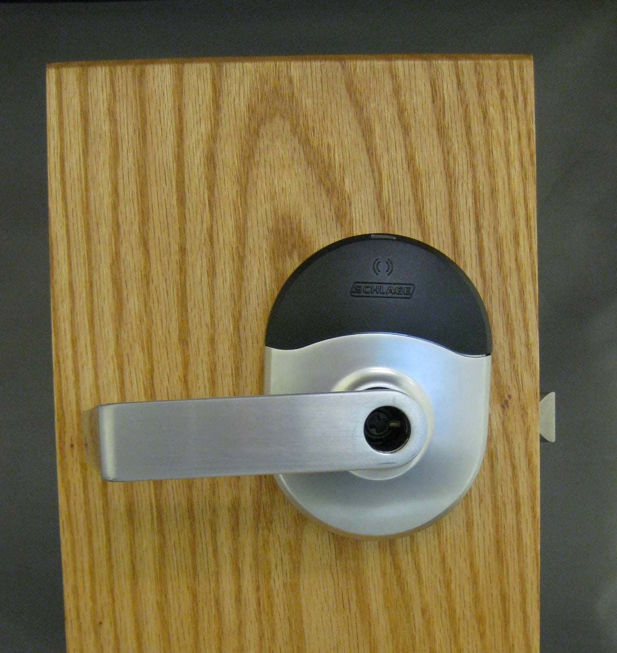 NDA Series Wireless Lock - FCC ID XPB-NDE - Schlage Lock Company
