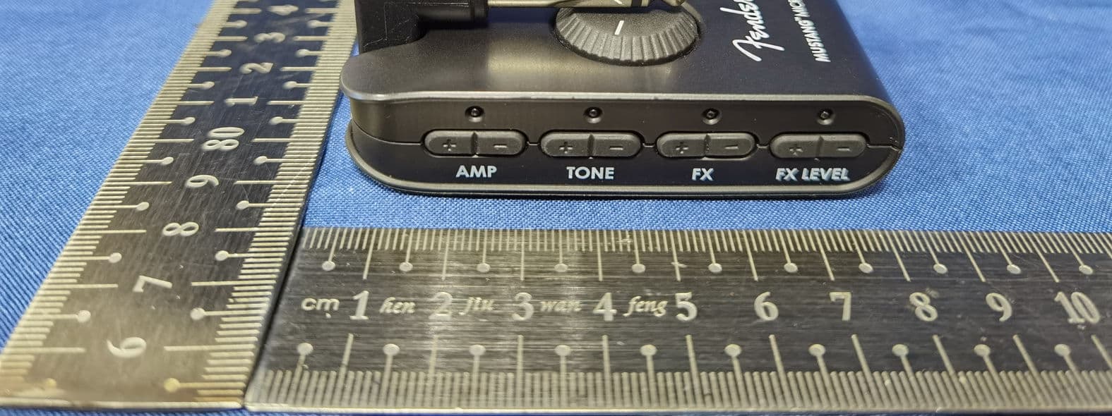 Guitar Headphone Amplifier - FCC ID XQW-MUMPR5833 - Fender Musical Instruments (5)