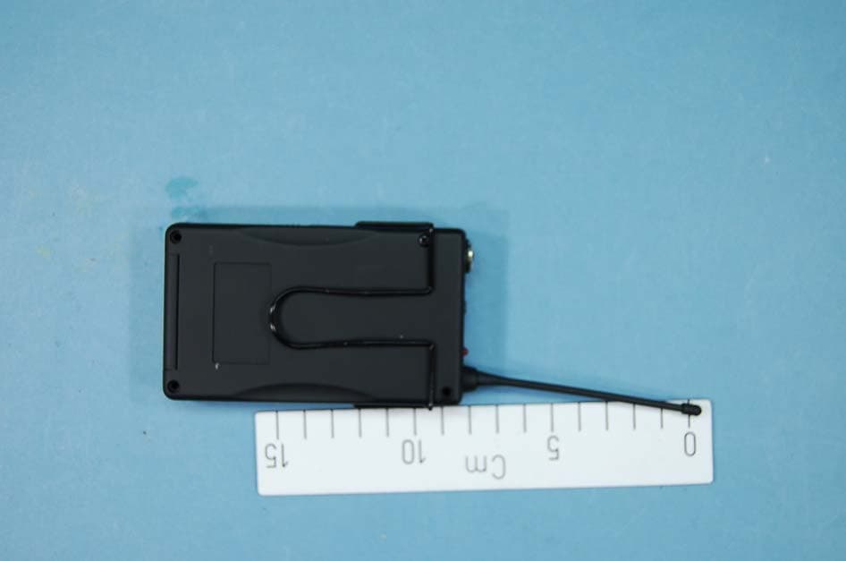 Wireless Microphone - FCC ID XQWPPEPR692 - Fender Musical Instruments (2)