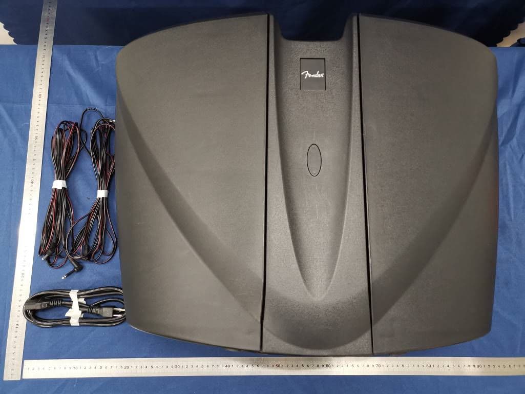 Portable Audio Amplifier System - FCC ID XQWPV2PR846 - Fender Musical Instruments (4)