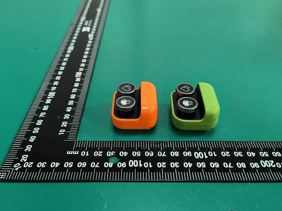 Wireless Page Turner, Bluetooth remote controller - FCC ID XR3-TAPPY - ONYX INTERNATIONAL INC. (5)