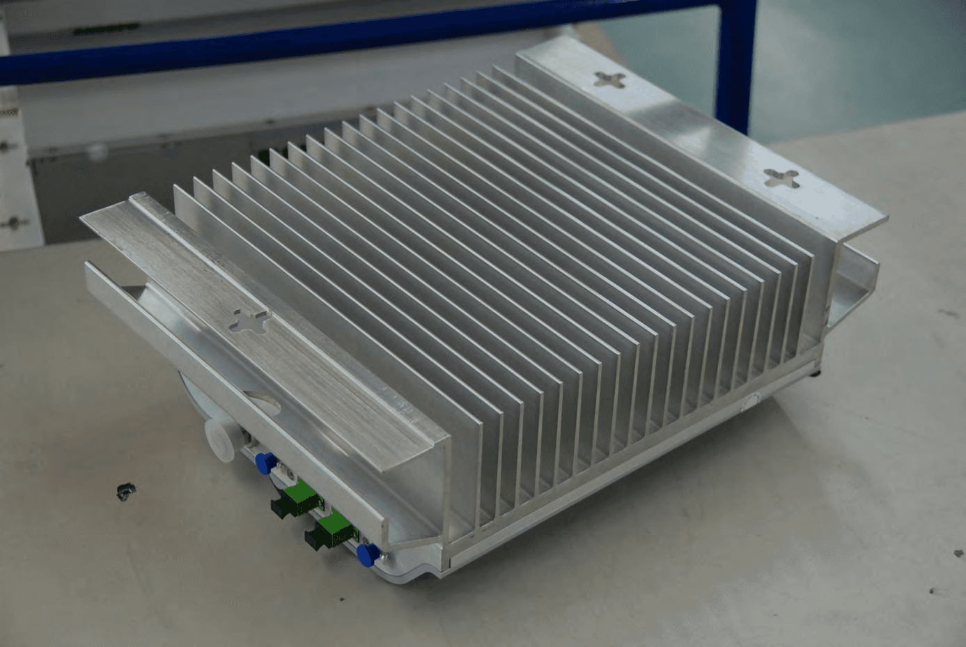 Optical ION B remote unit for cellular networks - FCC ID XS5-TFAM851821 - Andrew Wireless System (2)