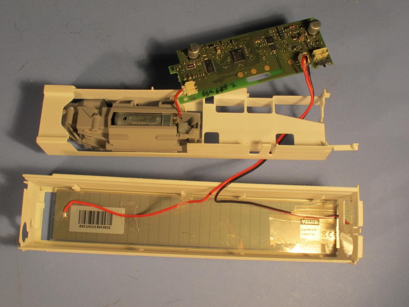 Battery operated Blind - FCC ID XSG865480 - VELUX America Inc. (2)