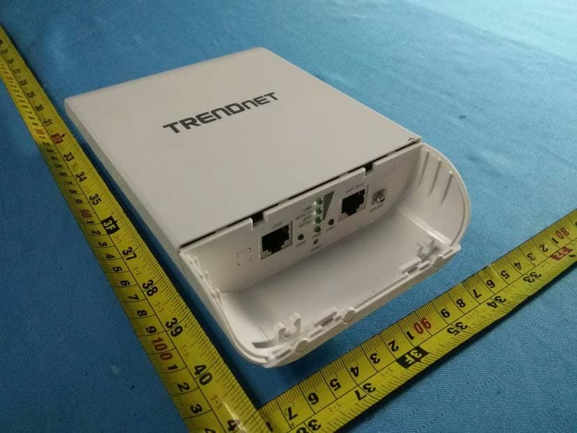 10 dBi Wireless N300 Outdoor PoE Access Point, 10 dBi Wireless N300 Outdoor PoE Preconfigured Point-to-Point Bridge Kit - FCC ID XU8TEW740APBOV3 - TRENDNET, Inc. (2)