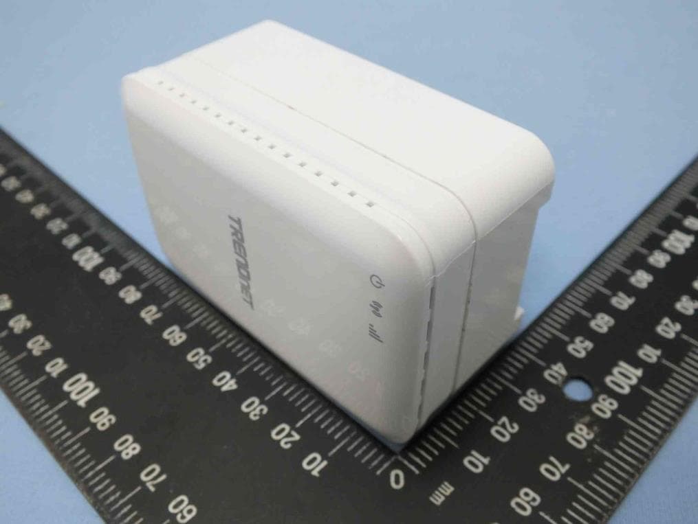 AC750 Wireless Travel Router - FCC ID XU8TEW817DTR - TRENDNET, Inc. (3)