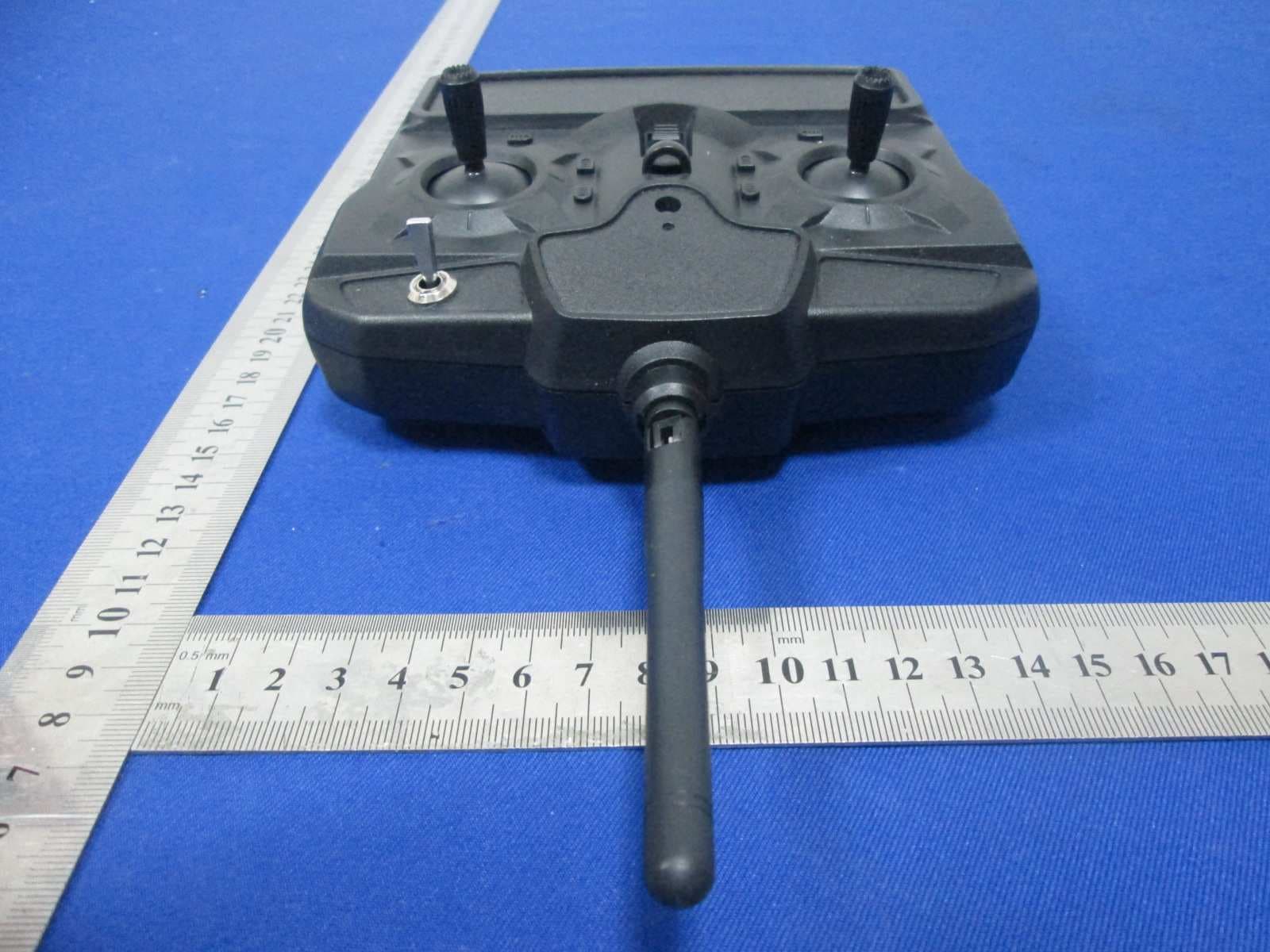 2.4GHz Transmitter - FCC ID XUN-SSTC-0001 - Shenzhen Shen's Tongchuang Aeronautic Model Co., Ltd.