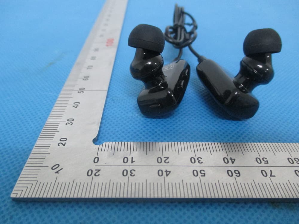 Bluetooth Headset - FCC ID XWAKOKKIA - KOKKIA, Inc (5)