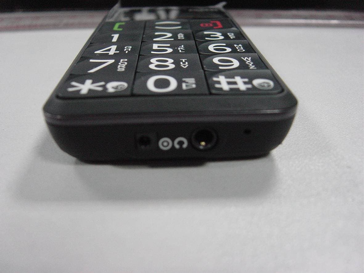 GSM MOBILE PHONE - FCC ID XY2CP09 - NEWPLAN ENTERPRISES LIMITED (3)