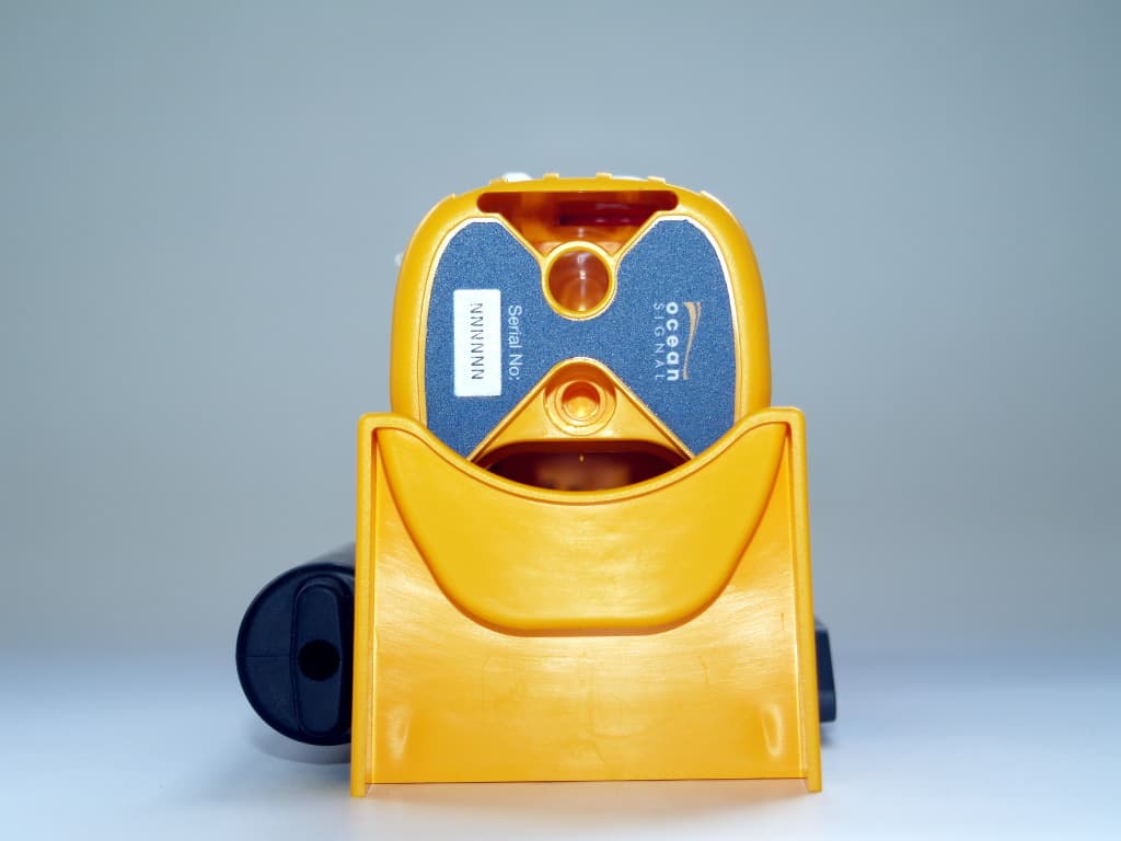 GMDSS Search and Rescue Transponder - FCC ID XYES100 - Ocean Signal Ltd.