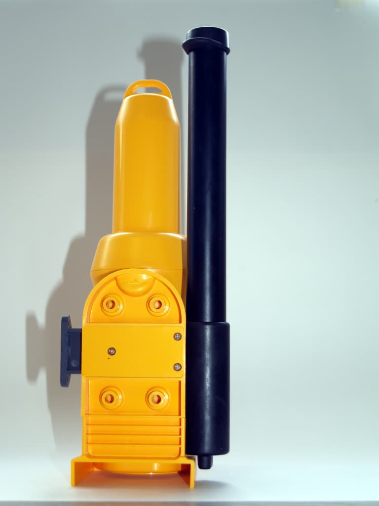 GMDSS Search and Rescue Transponder - FCC ID XYES100 - Ocean Signal Ltd. (4)