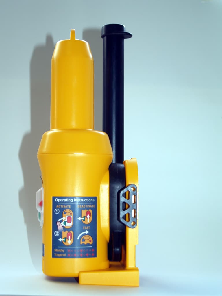 GMDSS Search and Rescue Transponder - FCC ID XYES100 - Ocean Signal Ltd. (2)