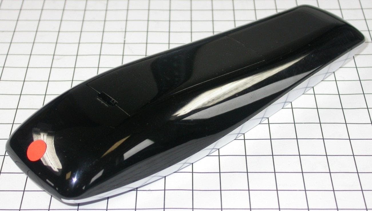 Remote Control 2.4 GHz - FCC ID XYN2738 - ruwido austria GmbH (2)