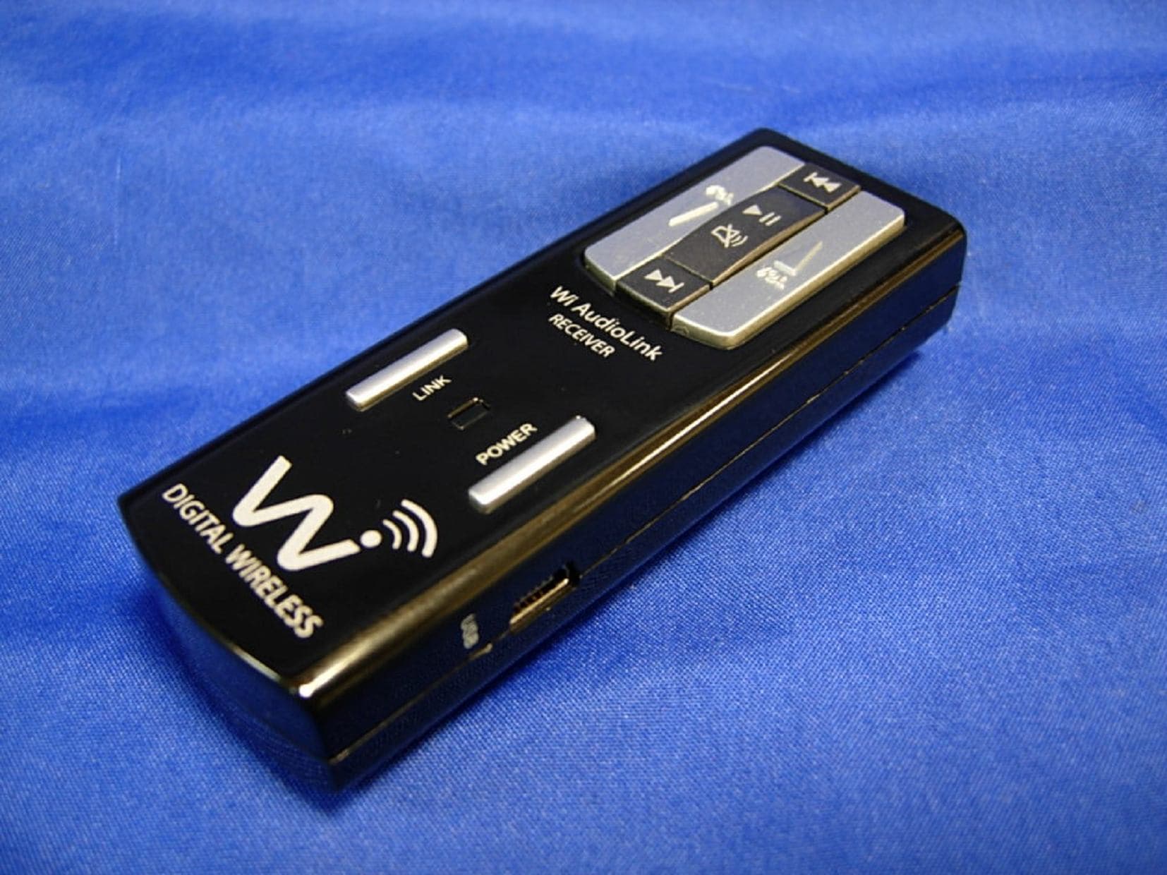PROFESSIONAL STEREO DIGITAL WIRELESS AUDIO DONGLES (RECEIVER) - FCC ID XZ3-KEN4-R - Jangus Music Inc. (2)