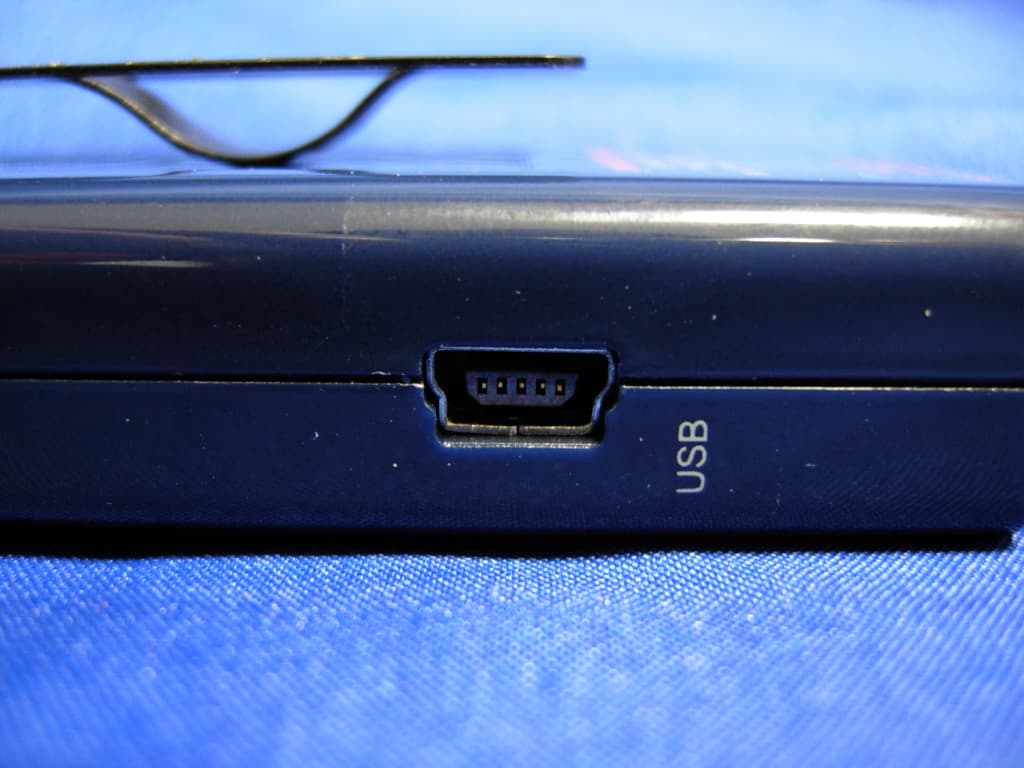 PROFESSIONAL STEREO DIGITAL WIRELESS AUDIO DONGLES (TRANSMITTER) - FCC ID XZ3-KEN4-T - Jangus Music Inc. (2)