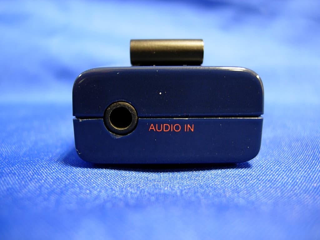 PROFESSIONAL STEREO DIGITAL WIRELESS AUDIO DONGLES (TRANSMITTER) - FCC ID XZ3-KEN4-T - Jangus Music Inc.