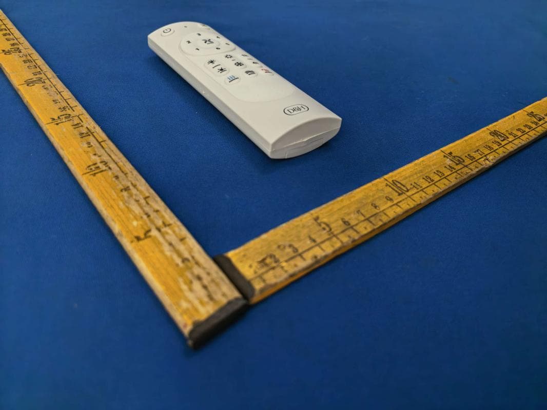 Remote control - FCC ID XZH-K668-B-CW - ETi Solid State Lighting, Inc (3)