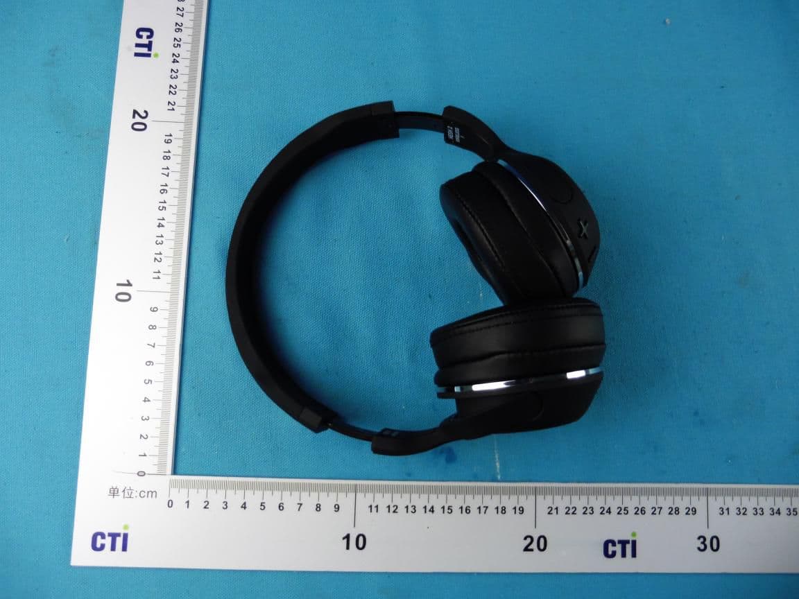 Bluetooth Headphone - FCC ID Y22-SK20130015 - Skullcandy Inc.