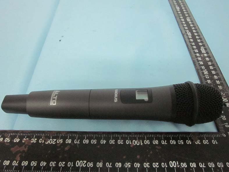 Wireless Handheld Transmitter Microphone - FCC ID Y4O-HHT - INMUSIC BRANDS INC (2)