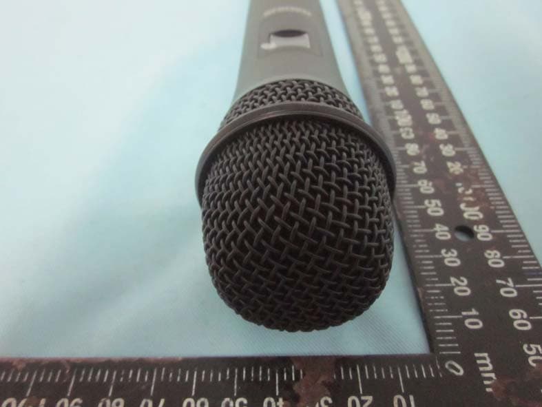 Wireless Handheld Transmitter Microphone - FCC ID Y4O-HHT - INMUSIC BRANDS INC (3)