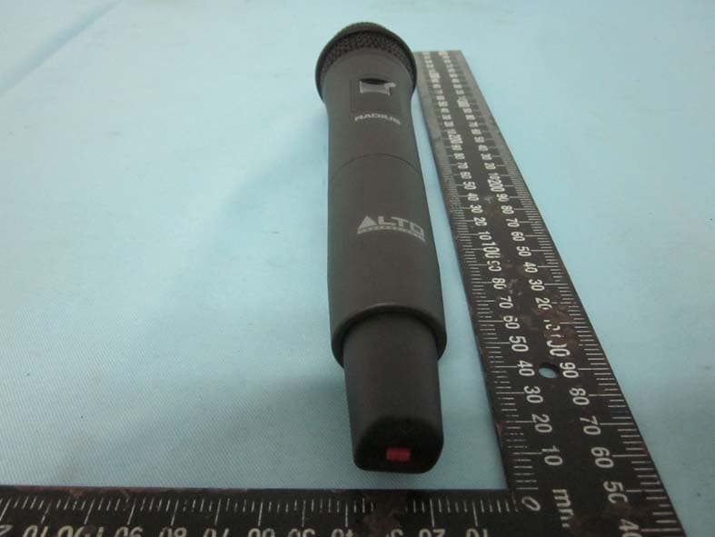 Wireless Handheld Transmitter Microphone - FCC ID Y4O-HHT - INMUSIC BRANDS INC (4)