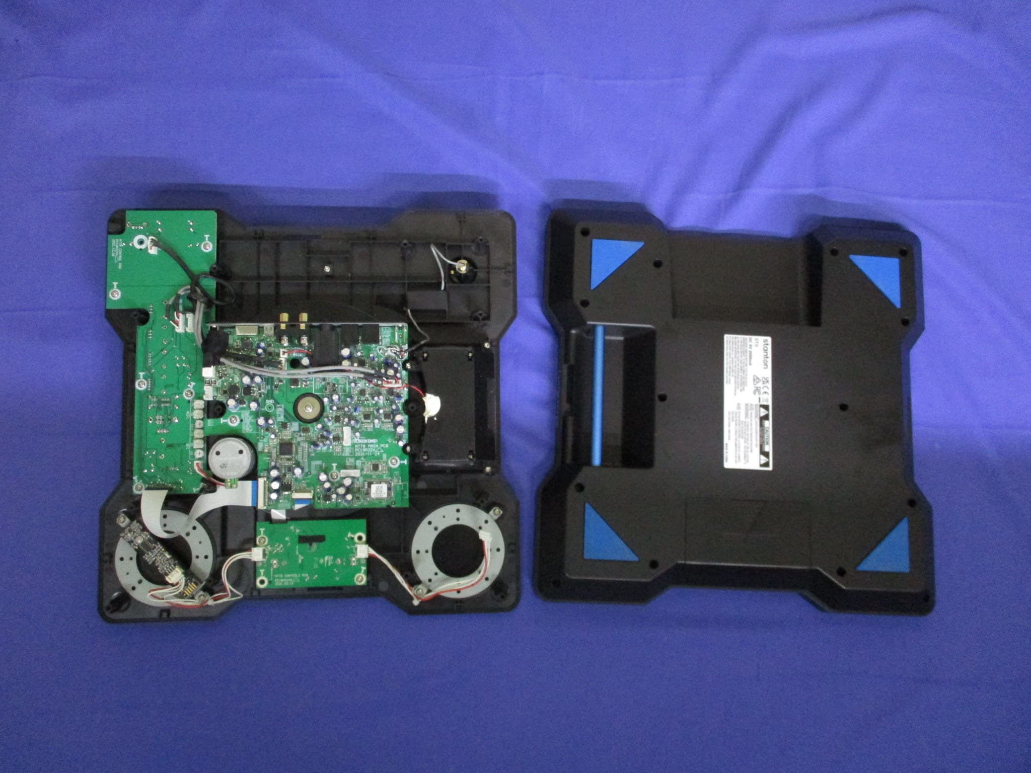 Turntable - FCC ID Y4O-NTT8 - INMUSIC BRANDS INC