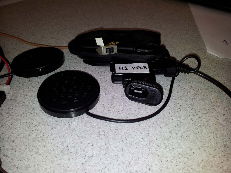 Motorcycle helmet communication system with BT transceiver - FCC ID Y6MNCOM5 - Nolangroup S.p.A. (5)