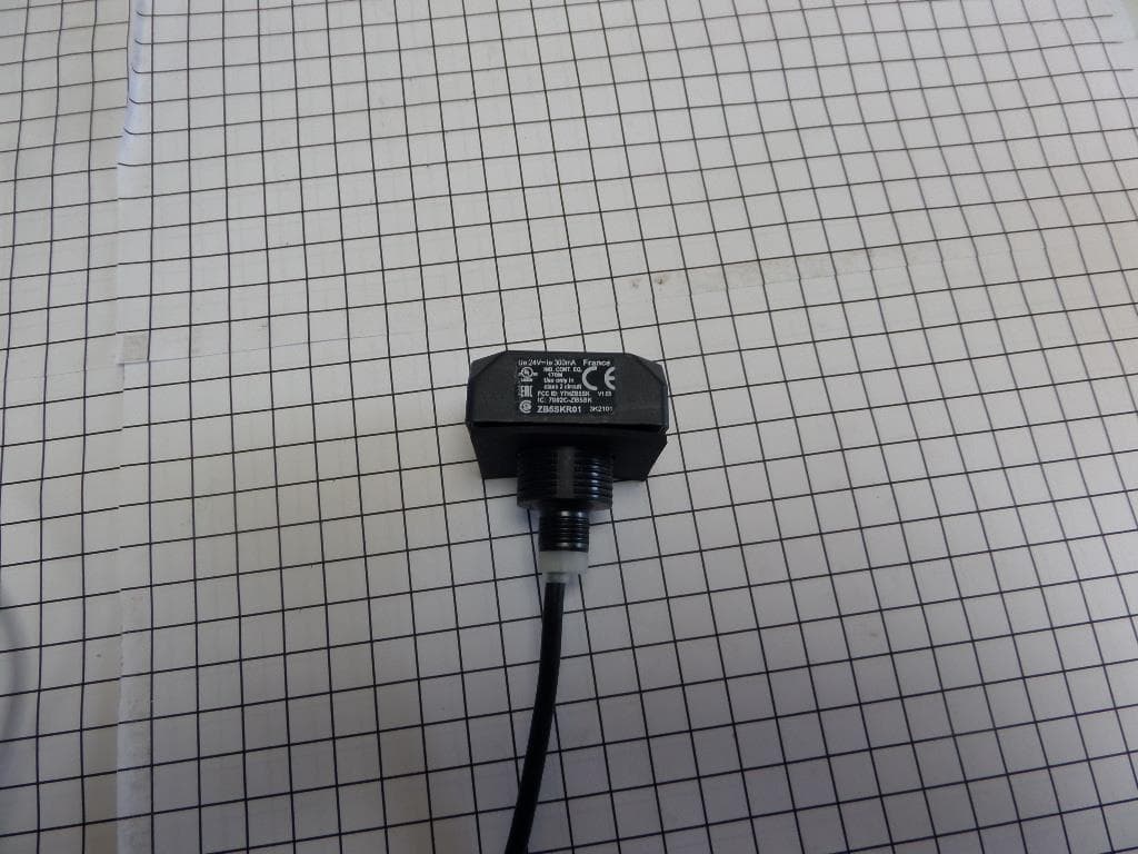 Ositrack RFID compact stations (ref ZB5SKR0...) is a range of short range devices with integrated antenna, operating with a carrier frequency of 13.56 MHz and designed for mounting through a 022 hole. - FCC ID Y7HZB5SK - Schneider Electric Industries France L'Isle d'Espagnac (2)