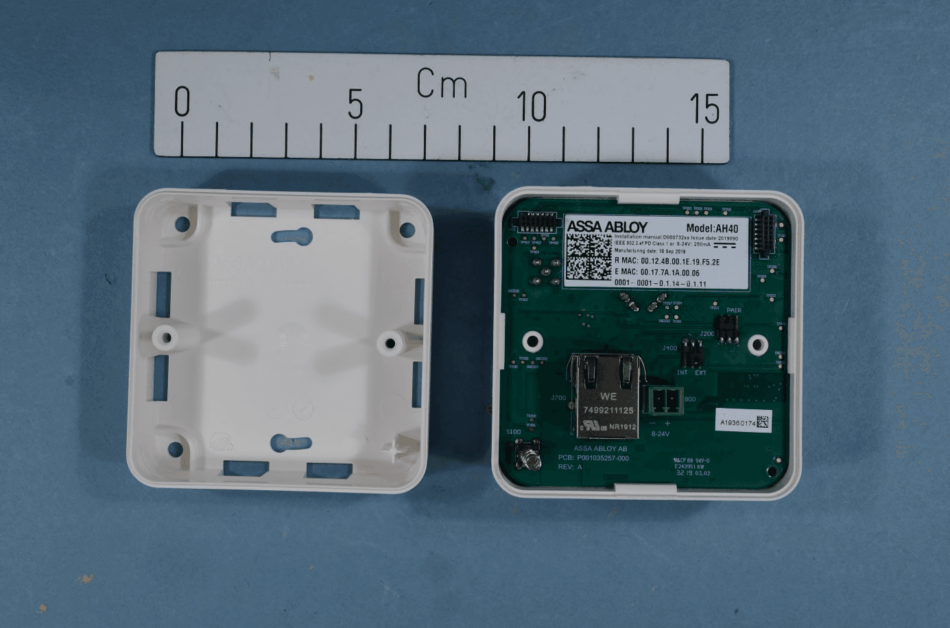 Aperio Communication Hub - FCC ID Y88-AH40R03 - ASSA ABLOY AB