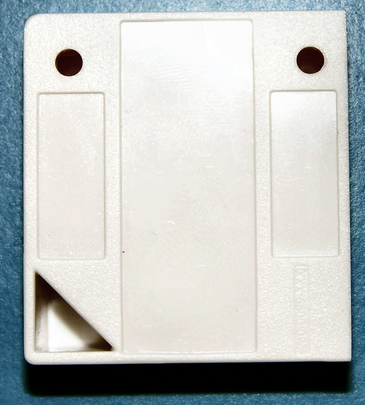 DOOR CONTACT SWITCH WITH ZIGBEE RADIO - FCC ID Y8R-Z30111 - Nyce Sensors Inc.