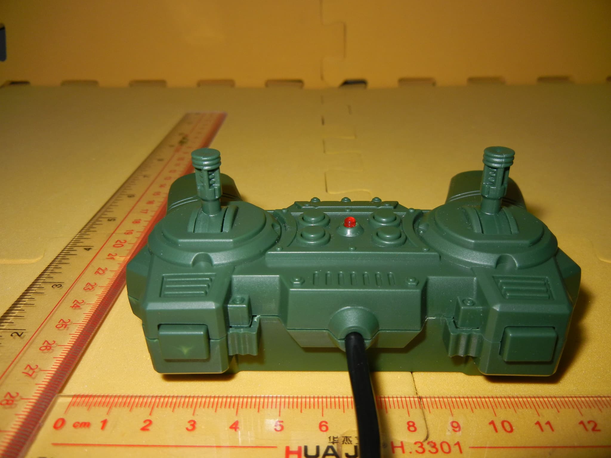 Wireless Remote Control Toy - TX - FCC ID YB7D73T27 - Junxing Toys Industrial Company Ltd. (4)