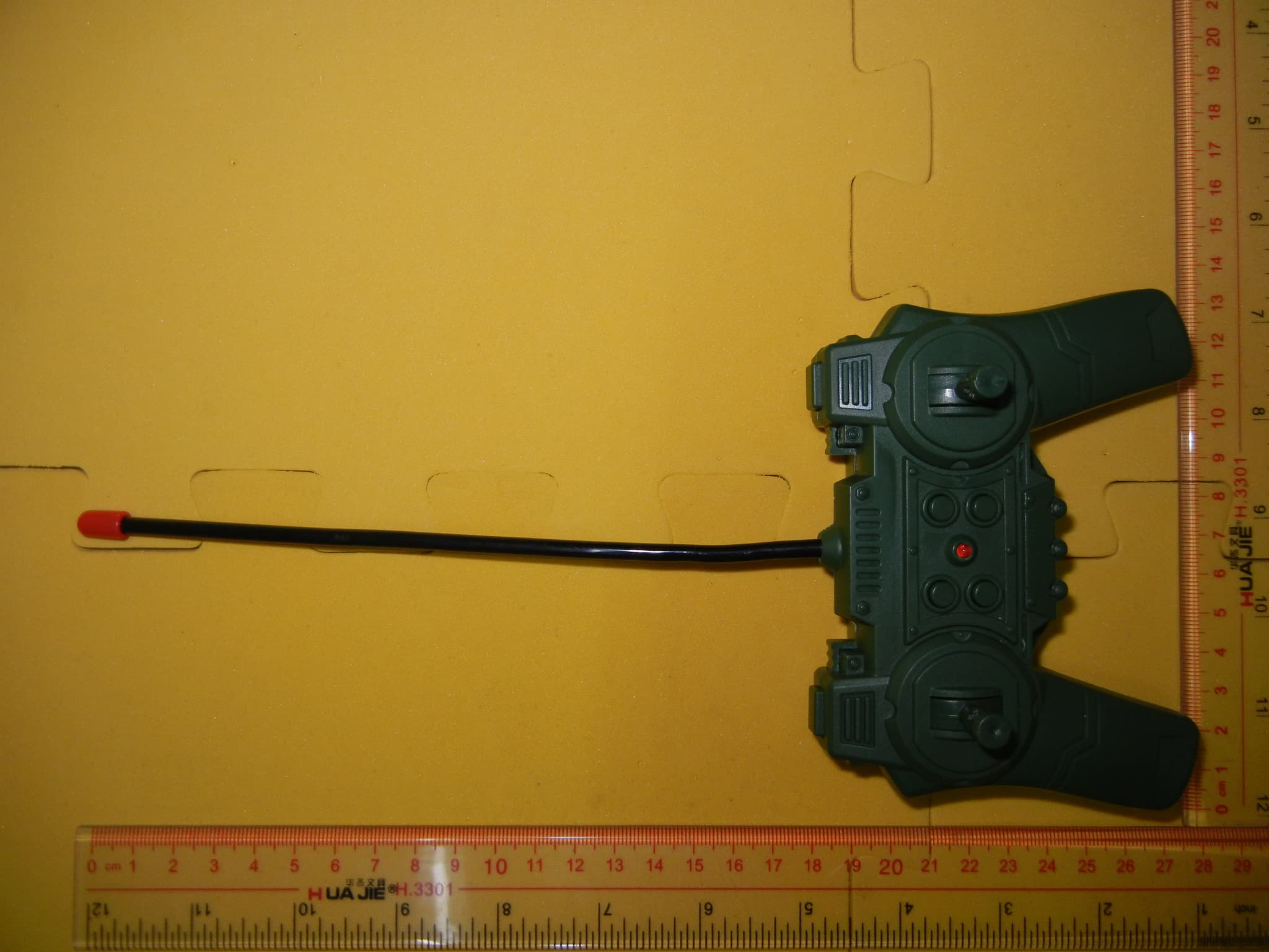 Wireless Remote Control Toy - TX - FCC ID YB7D73T27 - Junxing Toys Industrial Company Ltd. (5)