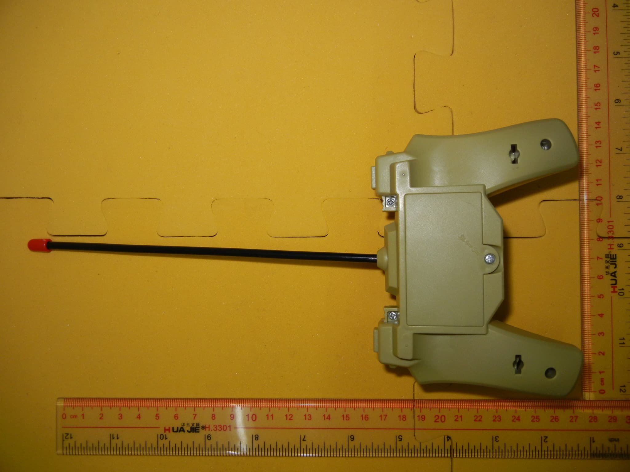 Wireless Remote Control Toy - TX - FCC ID YB7D73T49 - Junxing Toys Industrial Company Ltd. (2)