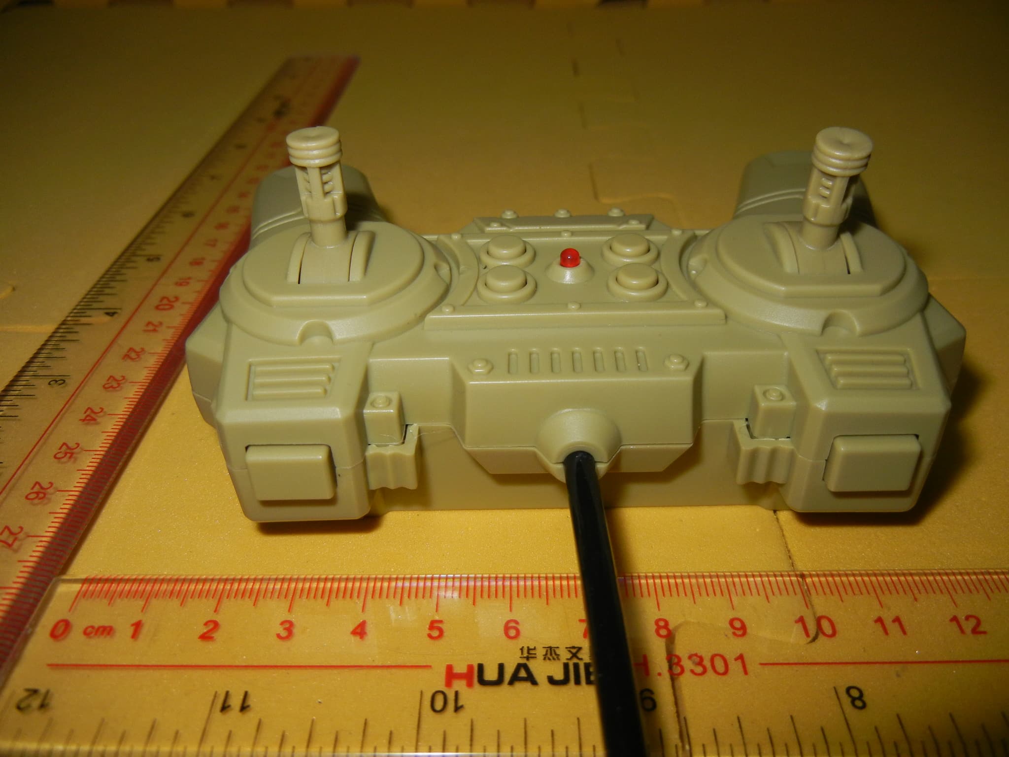 Wireless Remote Control Toy - TX - FCC ID YB7D73T49 - Junxing Toys Industrial Company Ltd. (5)