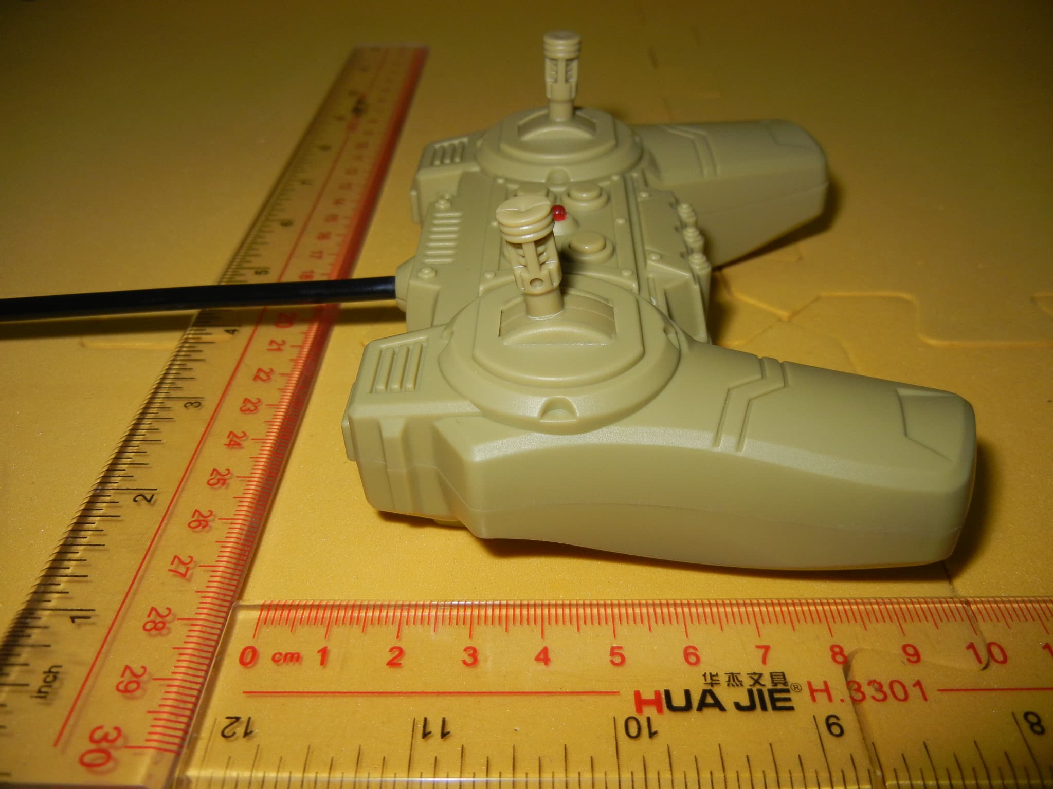 Wireless Remote Control Toy - TX - FCC ID YB7D73T49 - Junxing Toys Industrial Company Ltd. (4)