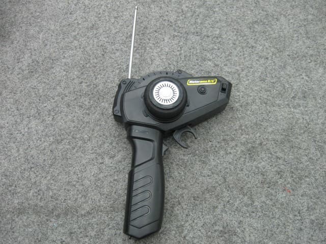 Remote Controller for Toy - FCC ID YB91-1049MHZ - Mac Due International Ltd.