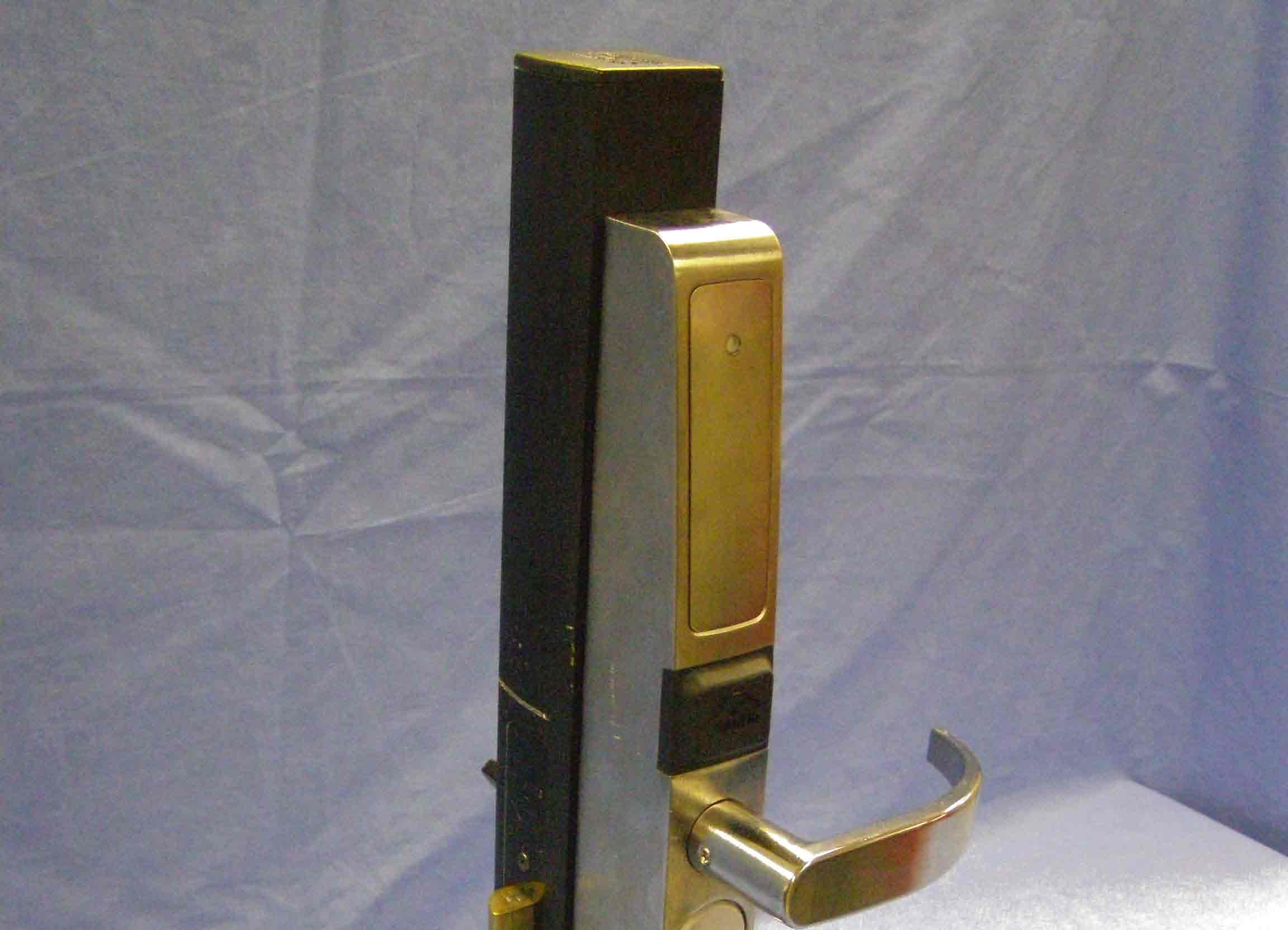eForce Aperio iClass Keycard Entry System - FCC ID YBE3090AC - Adams Rite Manufacturing Co. (2)