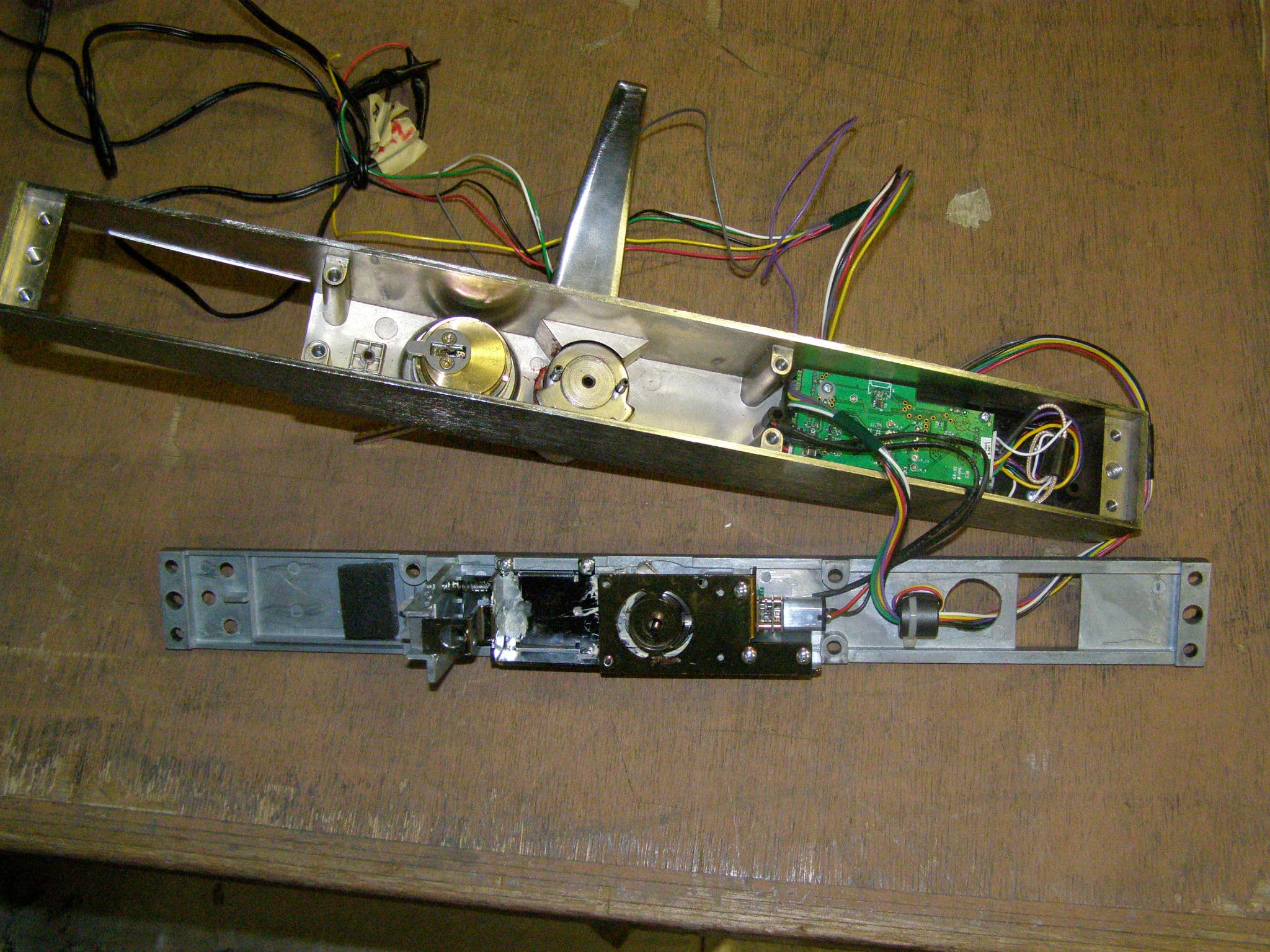 eForce iCLASS Keyless Entry System - FCC ID YBE3090C - Adams Rite Manufacturing Co. (1)