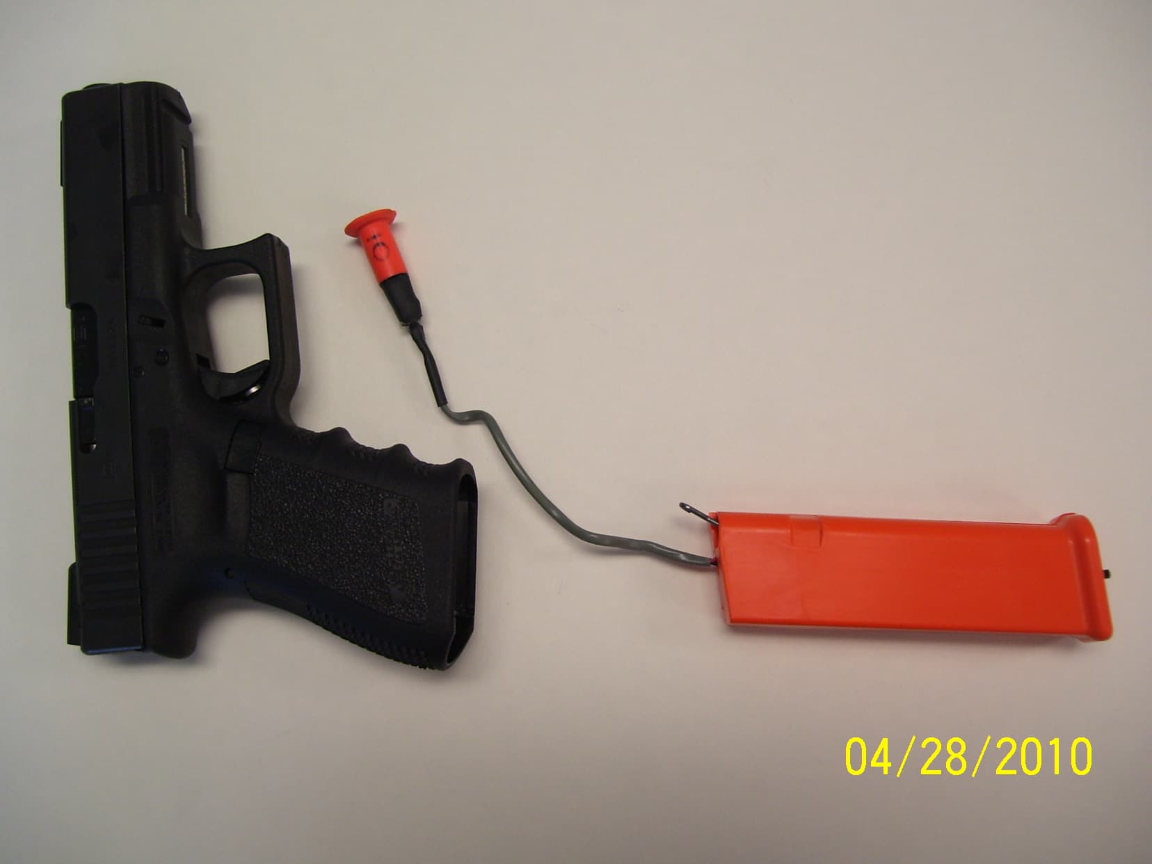WIRELESS GUN TRIGGER / MAGAZINE DEVICE - FCC ID YCYRSMGZ1 - Novel Engineering Rapid Design Services, Inc. (2)