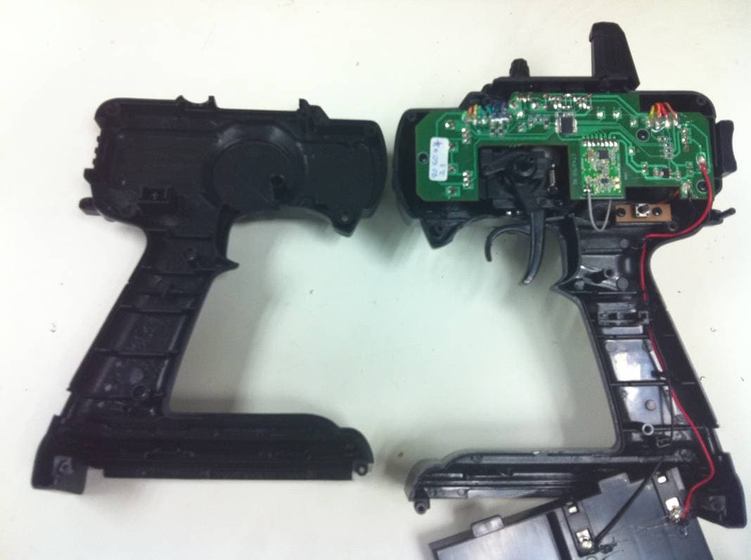RC Toy Transmitter - FCC ID YDTMTM27HP - Mun Ah Plastic Electronic Toys Co., LTD. (2)