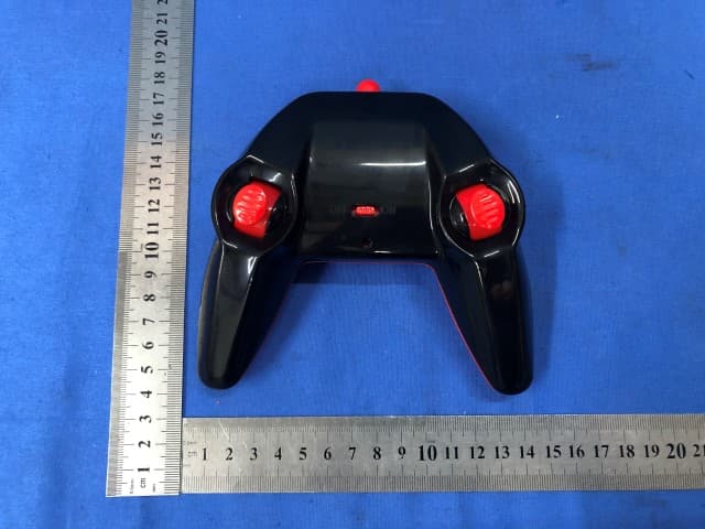 Toy Car Remote Control (2.4GHz) - FCC ID YFA370410504 - Carrera Toys GmbH