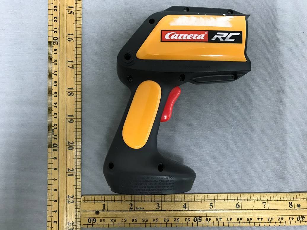Short Range Device Radio Control Toy Transmitter - FCC ID YFA370410507 - Carrera Toys GmbH