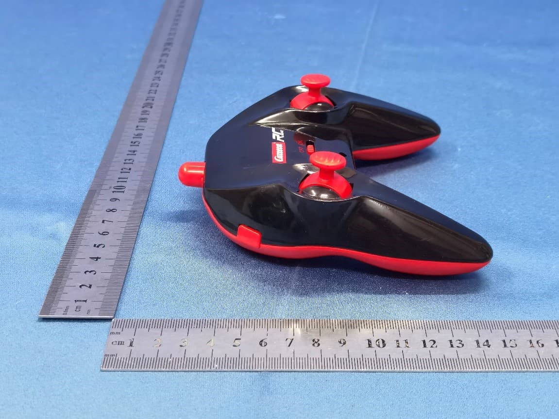 Short Range Device - Remote Control Toy Transmitter (2.4GHz) - FCC ID YFA370410521 - Carrera Toys GmbH