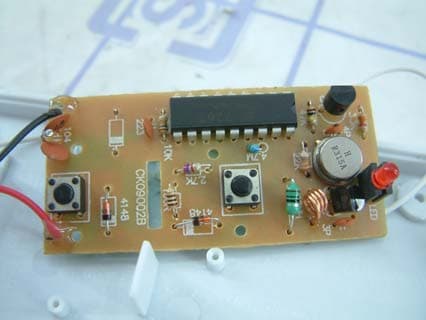 CORDLESS CEILING LIGHT WITH REMOTE - FCC ID YFMPDS06720 - PRODUCT SOURCE MARKETING LTD (2)