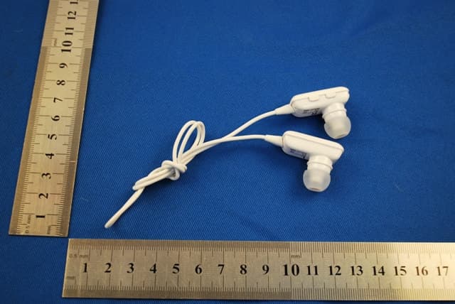 Bluetooth headset - FCC ID YGKBC5 - SHENZHEN ROMAN TECHNOLOGY CO.,LTD.